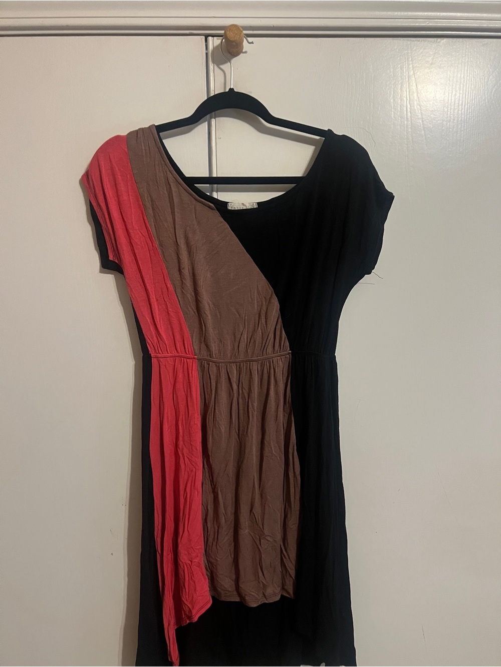 Colorblock High-Low Short Sleeve Dress in Black, Brown & Coral